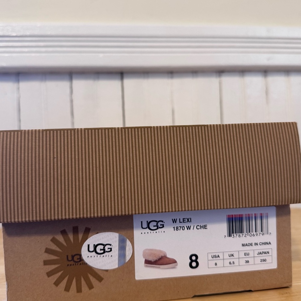 UGG Women's Lexi Slippers in Soft Brown